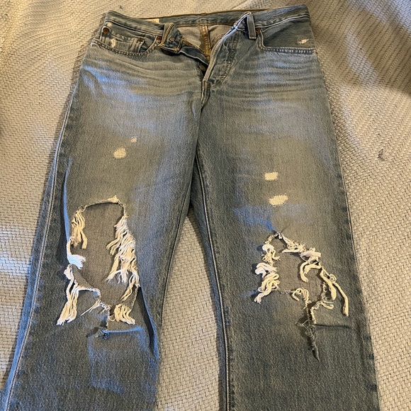 Levi’s 501 wedgie fit ripped jeans - Picture 4 of 4